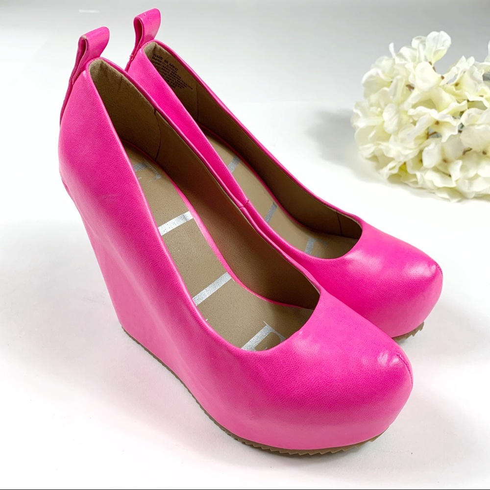 Elle Hot Pink Zahara Platform Wedges - Size 6.5